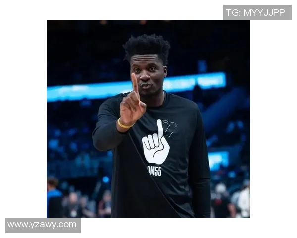 克林特卡佩拉如何在NBA赛场上展现自己的全能实力与领导魅力